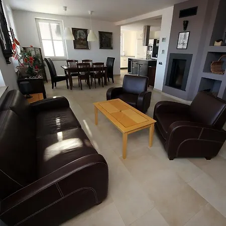 Holiday House In בית נופש